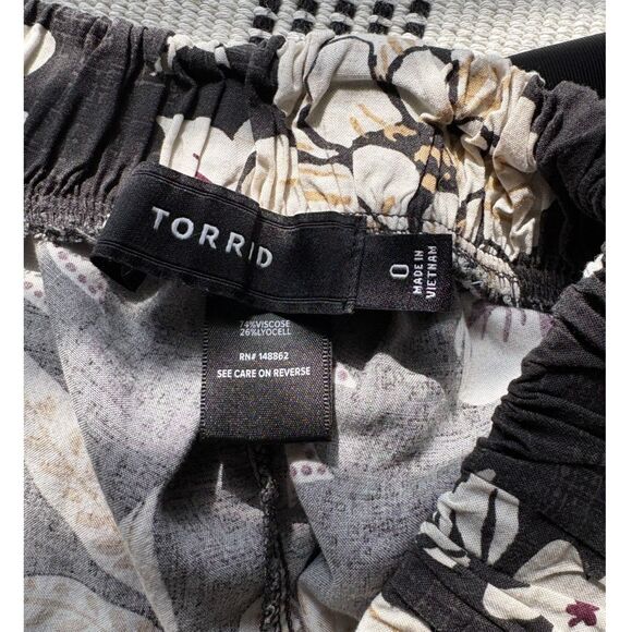 Torrid 0 L 12 Pull on Wide Leg Pant Floral - Picture 6 of 8